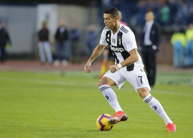 开云体育-德罗巴重返赛场，出色发挥首场状态出色，快船观众沸腾！-开云体育